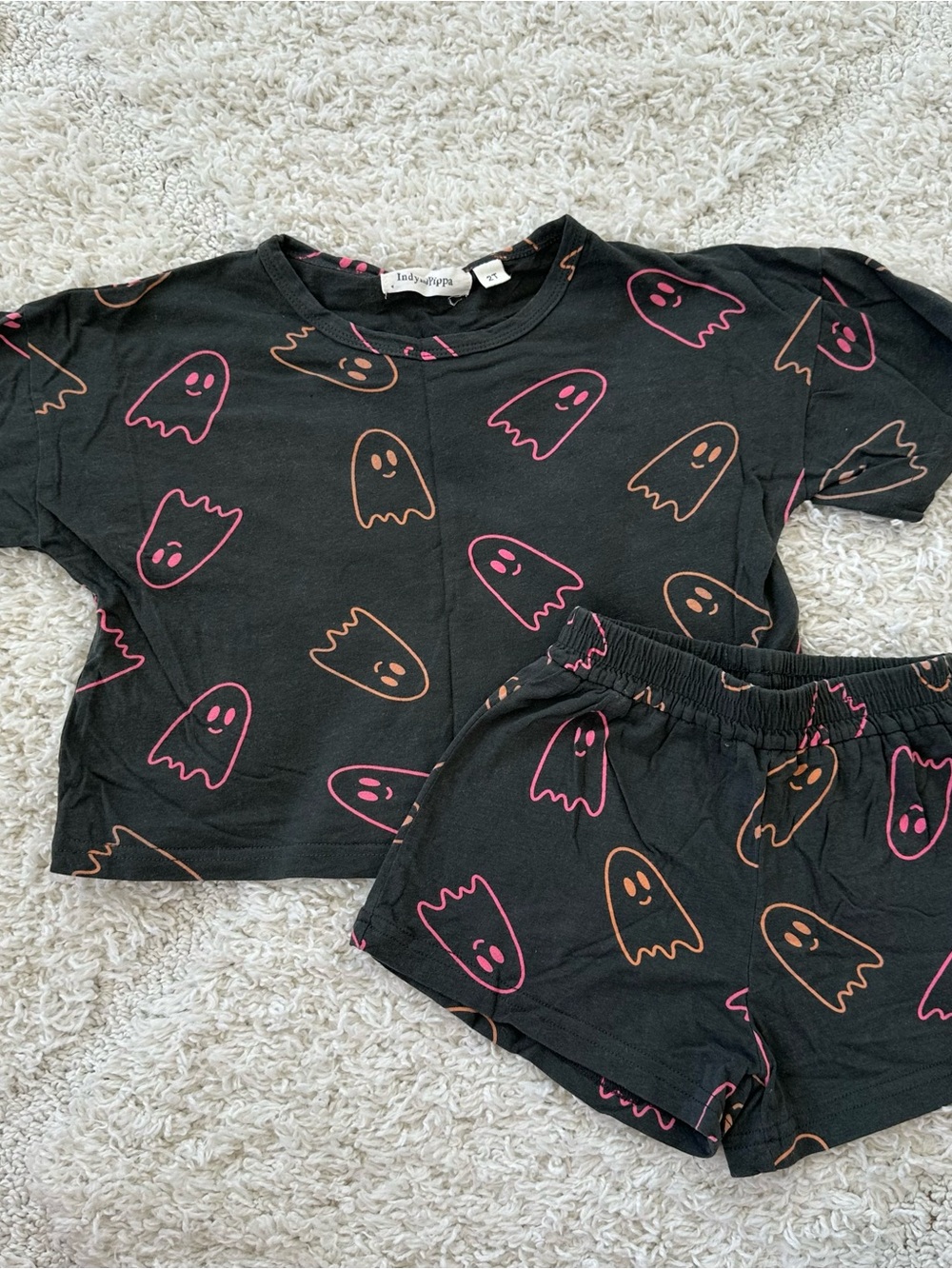 Indy & Pippa Vintage Black Ghostie Daydreamer